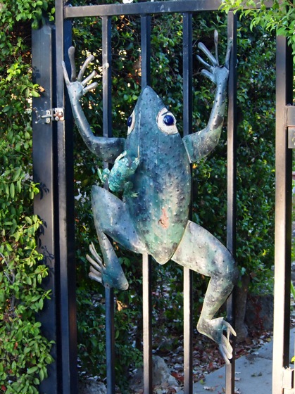 Garden Decor: Sheet Metal Frog on Garden Gate