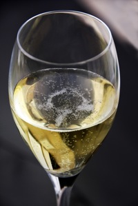 Food: Champagne Info #4: Sparkling Wine vs. Champagne #kitchenparty