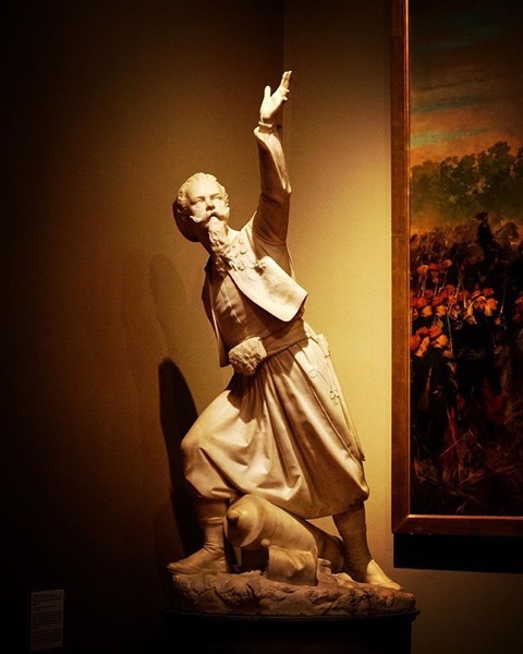 Sculpture of Vittorio Emanuelle II during battle for Italian Reunification via Instagram