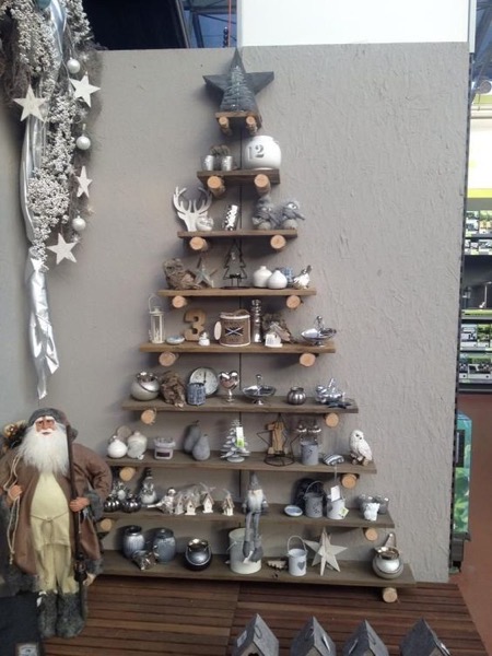 Christmas 2020 - 22 in a series -  Christmas Tree Shelf