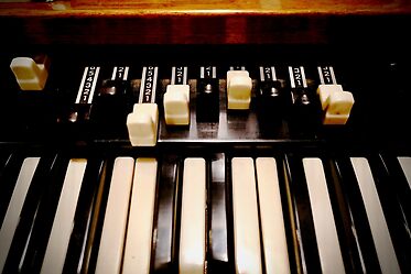 Douglas’ Photography Is Being  Licensed – Hammond B3 Organ
