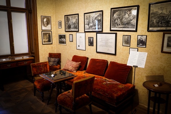 Dr. Freud’s Waiting Room 2, Freud Museum, Vienna, Aust  [Photography]