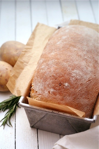 Food: Potato, cheddar, rosemary bread via Pinterest