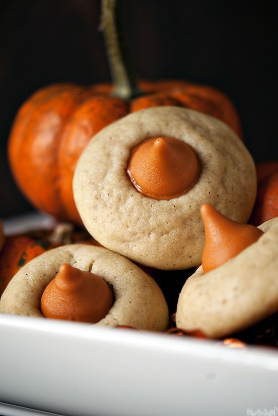 Elsewhere: Food: Chai-spiced Pumpkin Kiss Cookie
