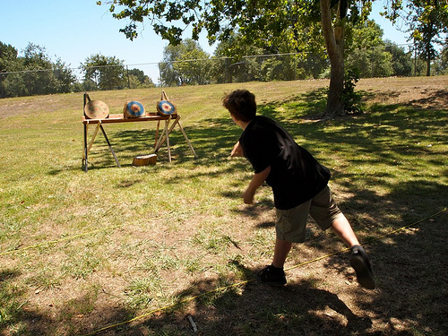 Photos: Practicing knife throwing with the local Altavia branch of the SCA