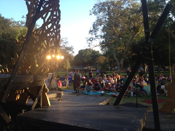 An evening in the park, an evening at the theater – End of the Day for August 7, 2014