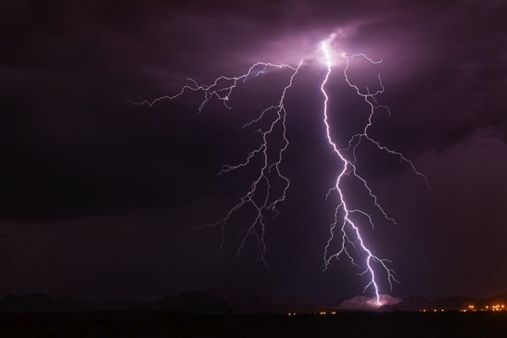 Noted: How to Photograph Lightning – the Ultimate Guide via Digital Photography School
