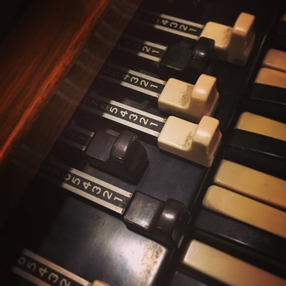 Hammond B3 Organ [Photo]