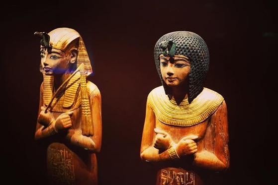 King and Queen Statues – King Tut: Treasures of the Golden Pharaoh
