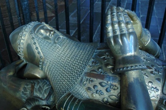 X-rays reveal secrets of 14th-century tomb of England’s infamous Black Prince | Ars Technica [Shared]